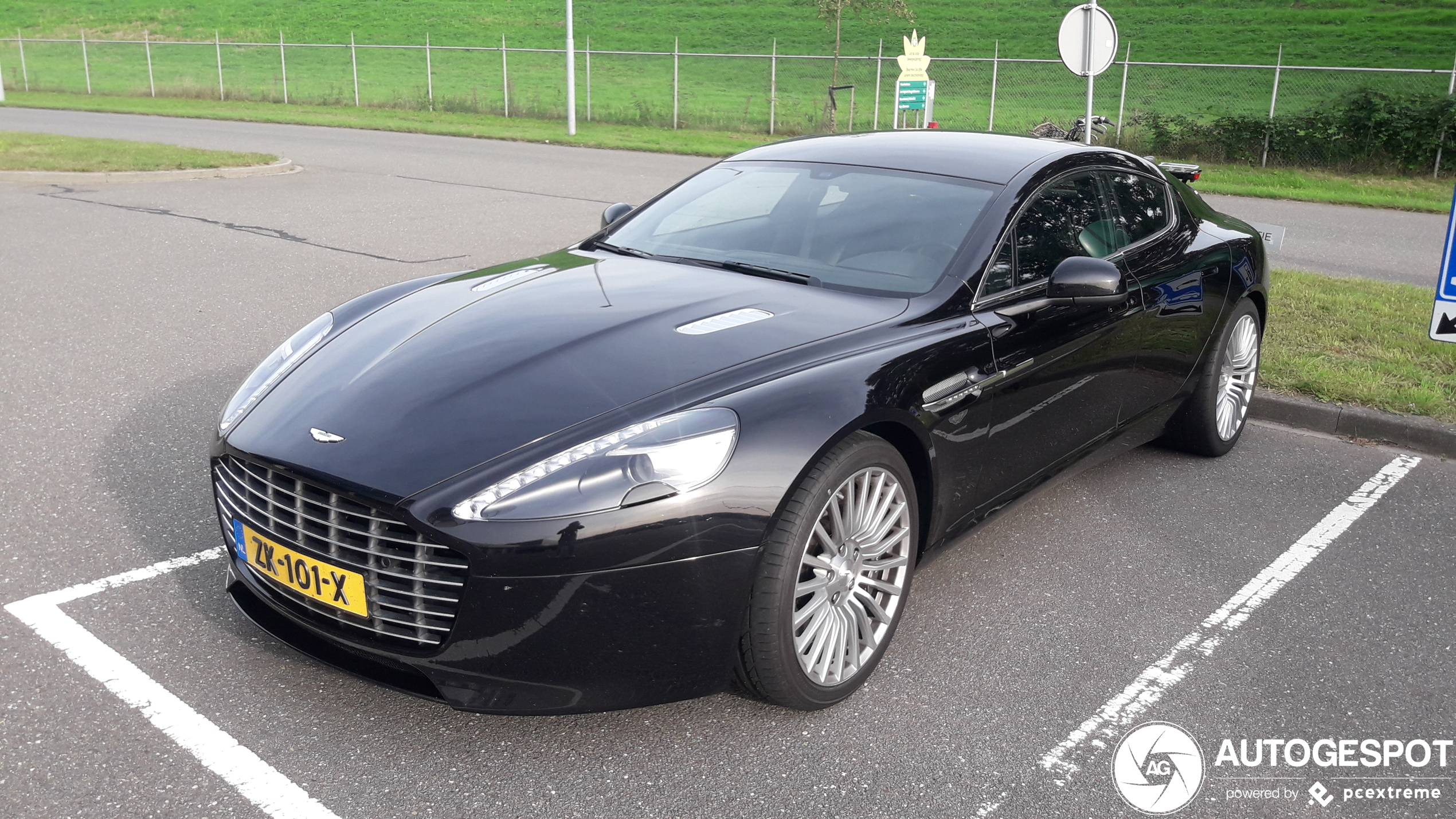 Aston Martin Rapide S