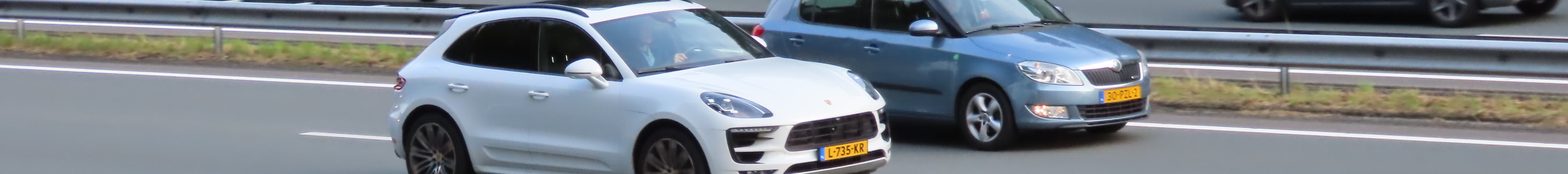 Porsche 95B Macan GTS