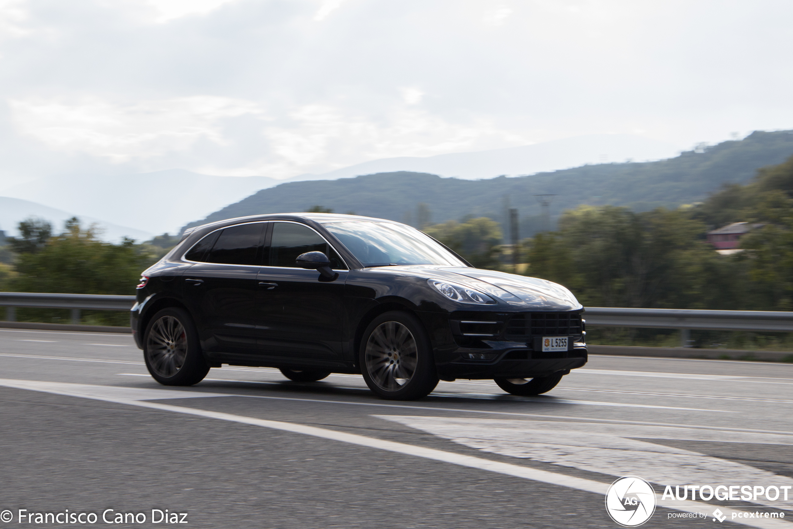 Porsche 95B Macan Turbo