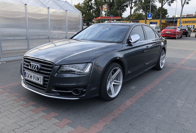 Audi S8 D4