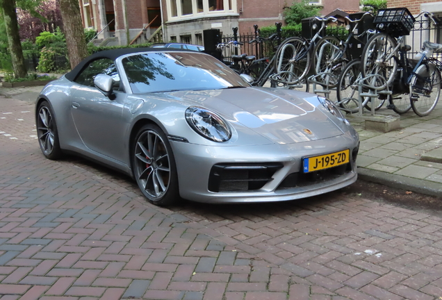 Porsche 992 Carrera 4S Cabriolet