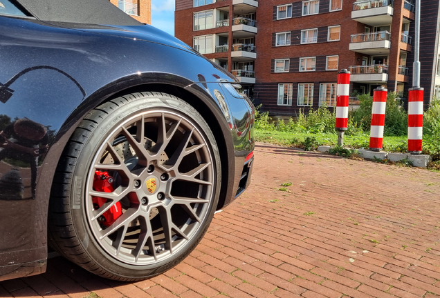 Porsche 992 Carrera 4S Cabriolet