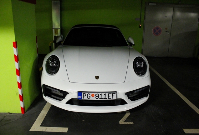 Porsche 992 Carrera 4S Cabriolet