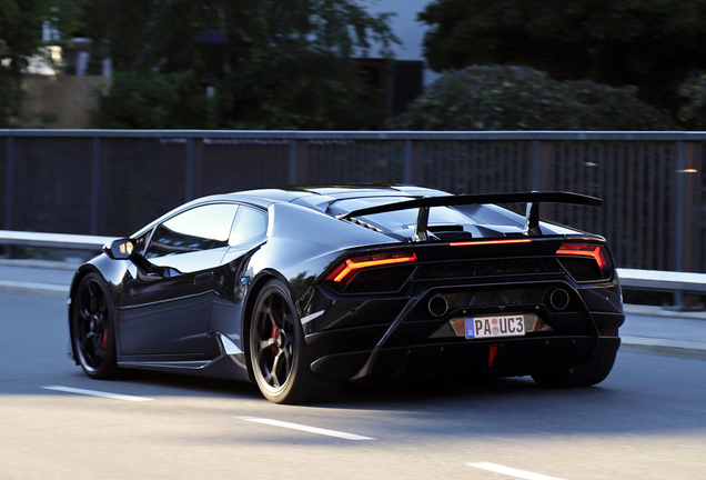 Lamborghini Huracán LP640-4 Performante