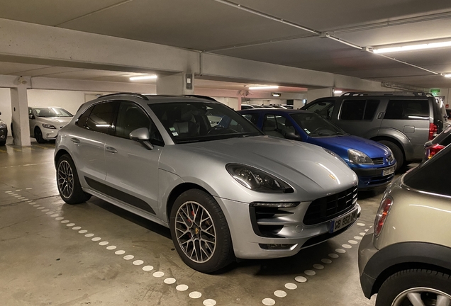 Porsche 95B Macan GTS