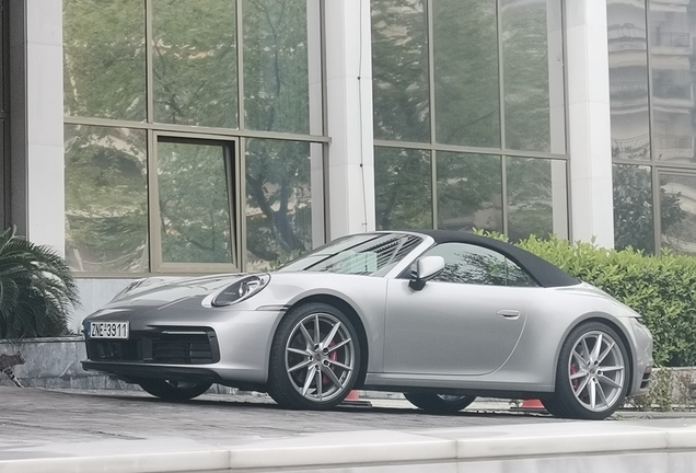 Porsche 992 Carrera 4S Cabriolet