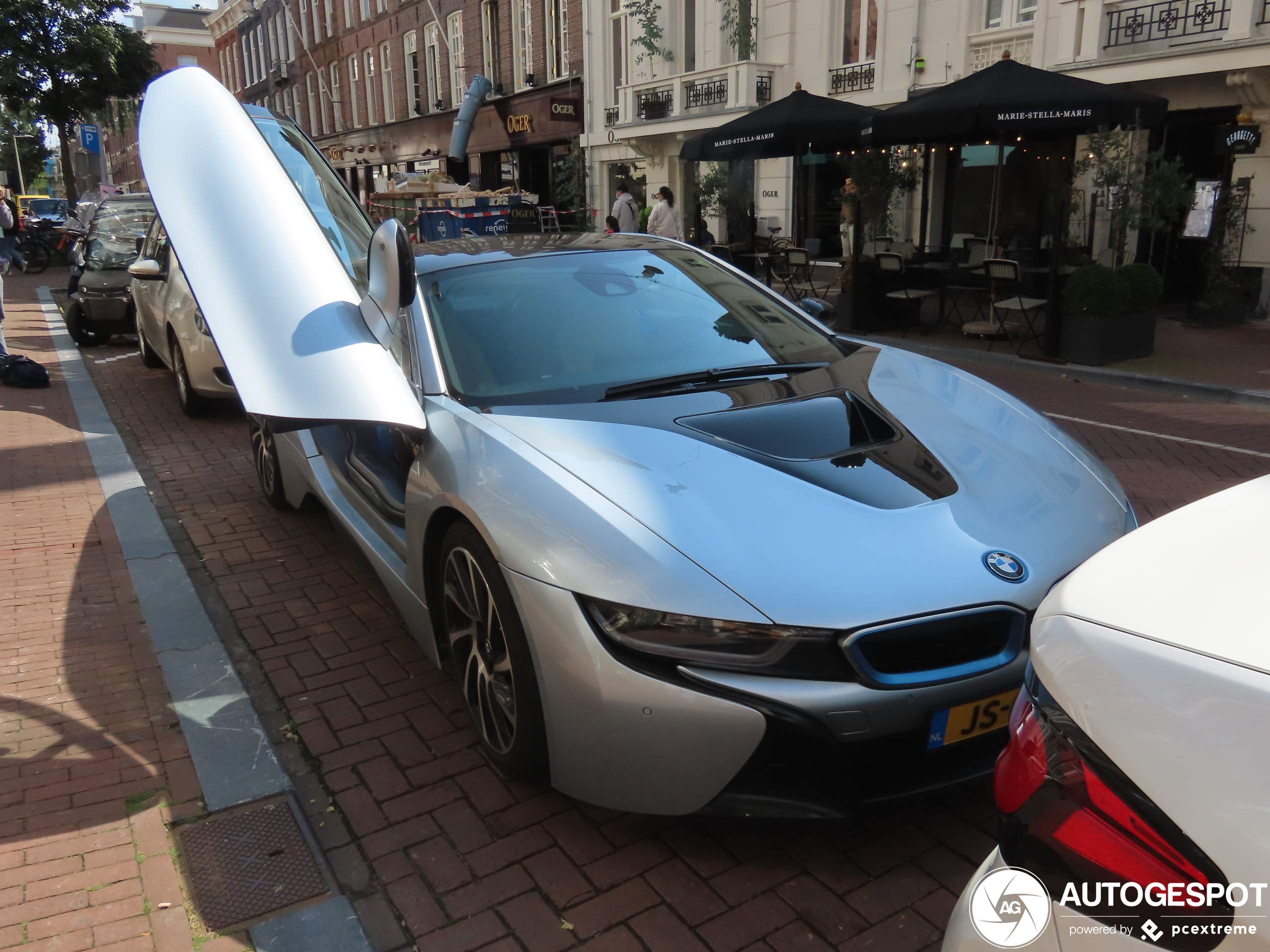 BMW i8