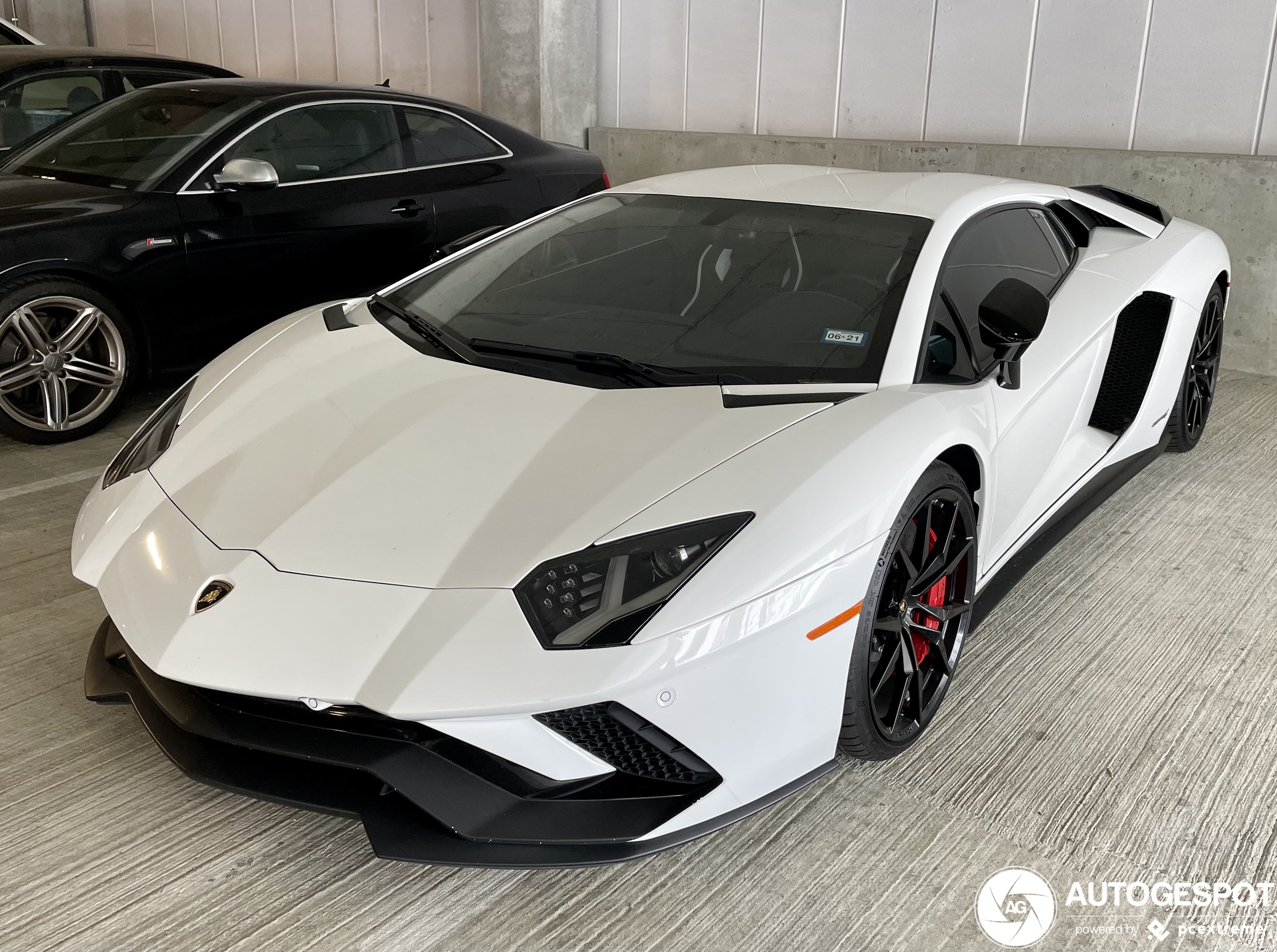 Lamborghini Aventador S LP740-4