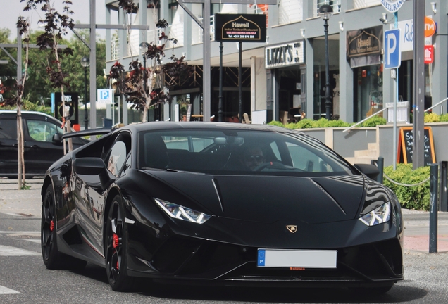 Lamborghini Huracán LP640-4 Performante