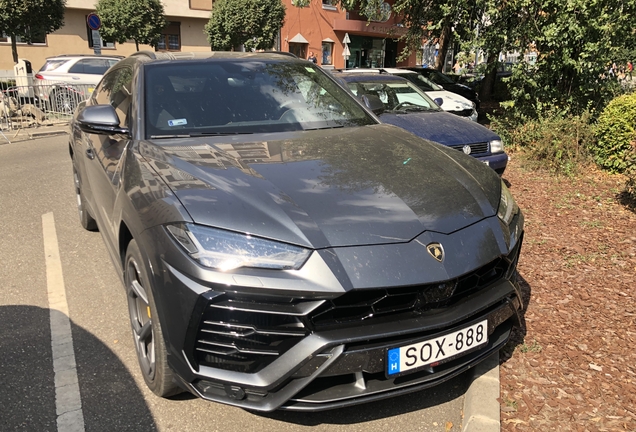 Lamborghini Urus