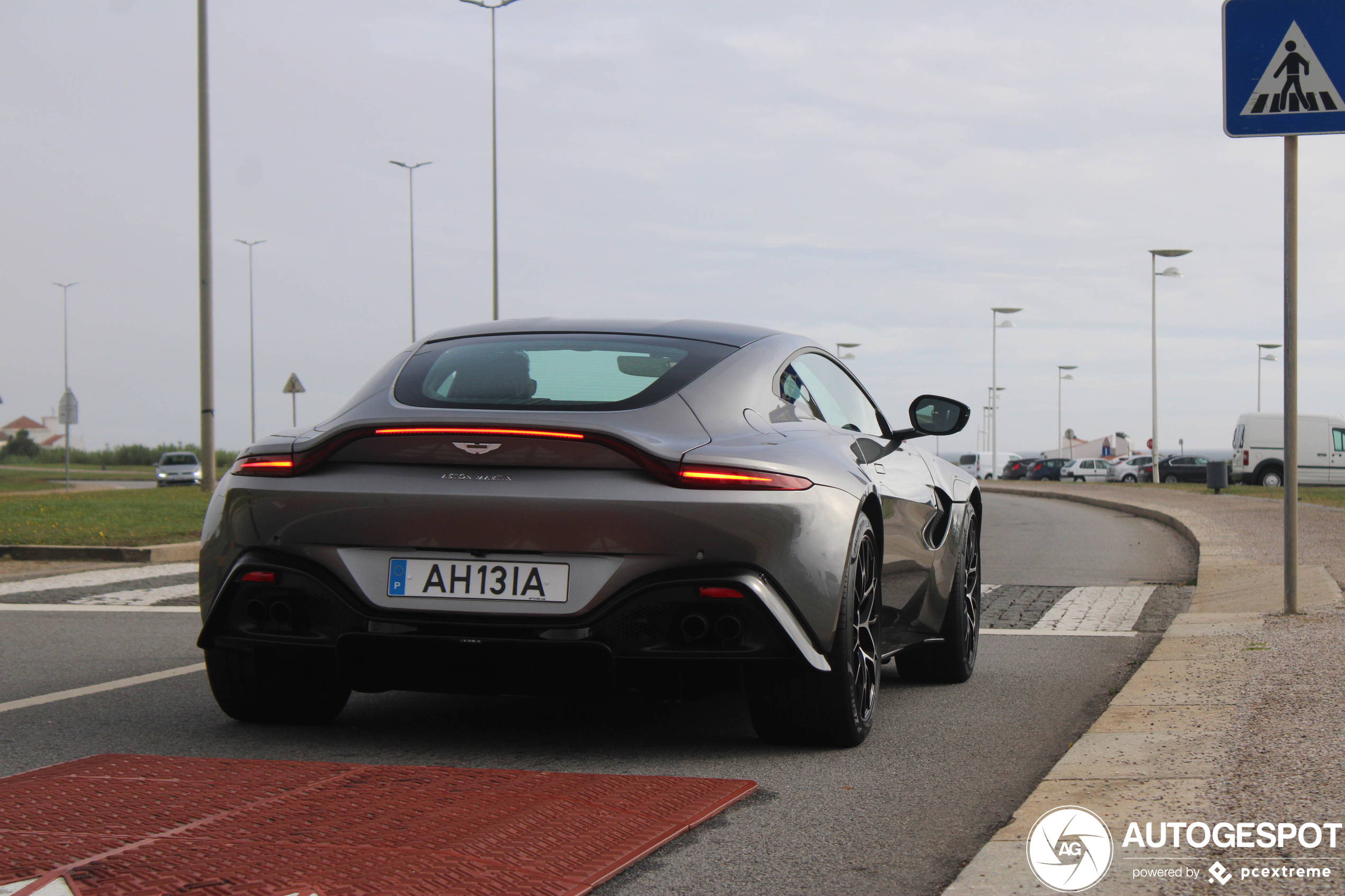 Aston Martin V8 Vantage 2018