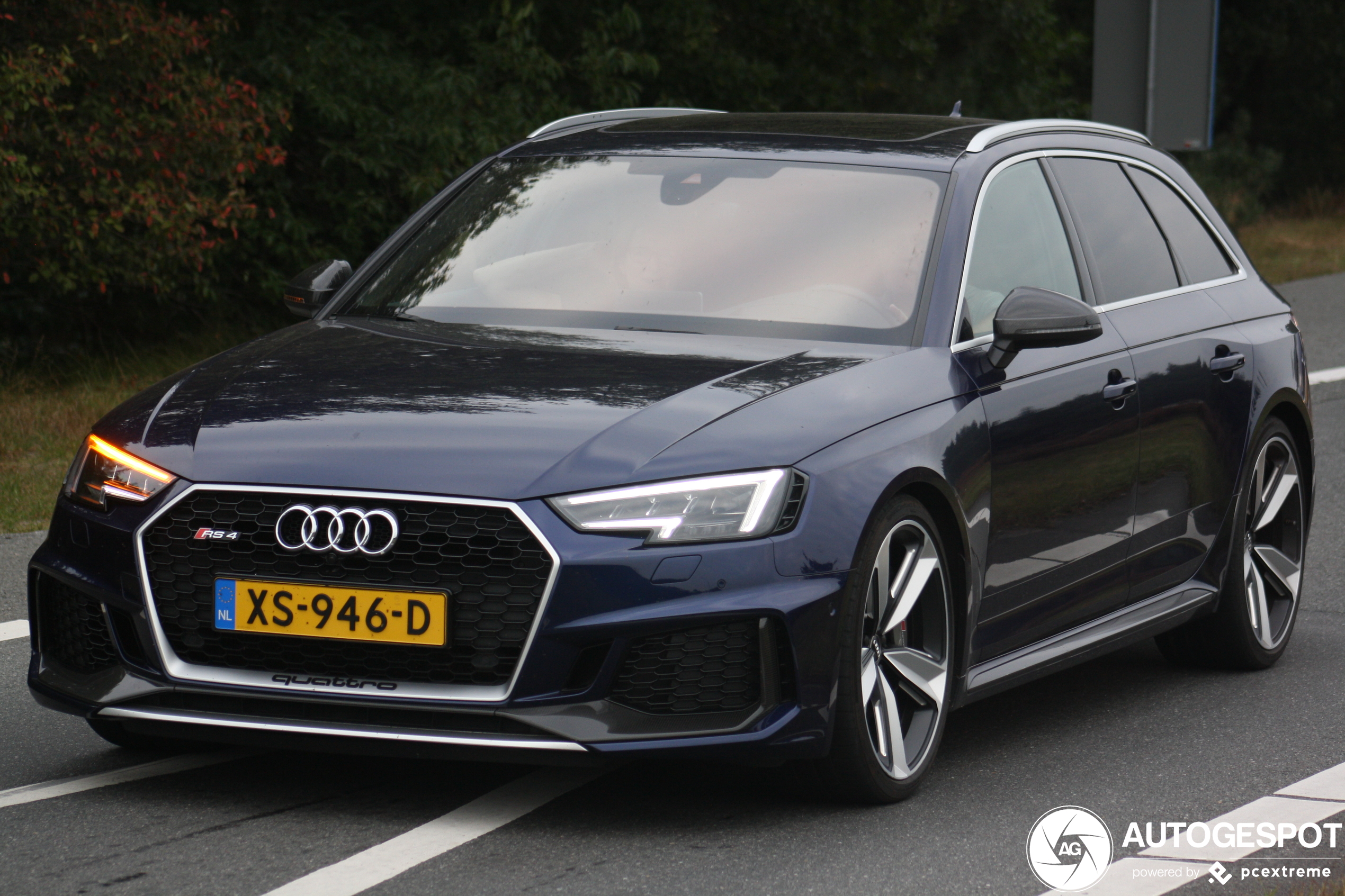 Audi RS4 Avant B9