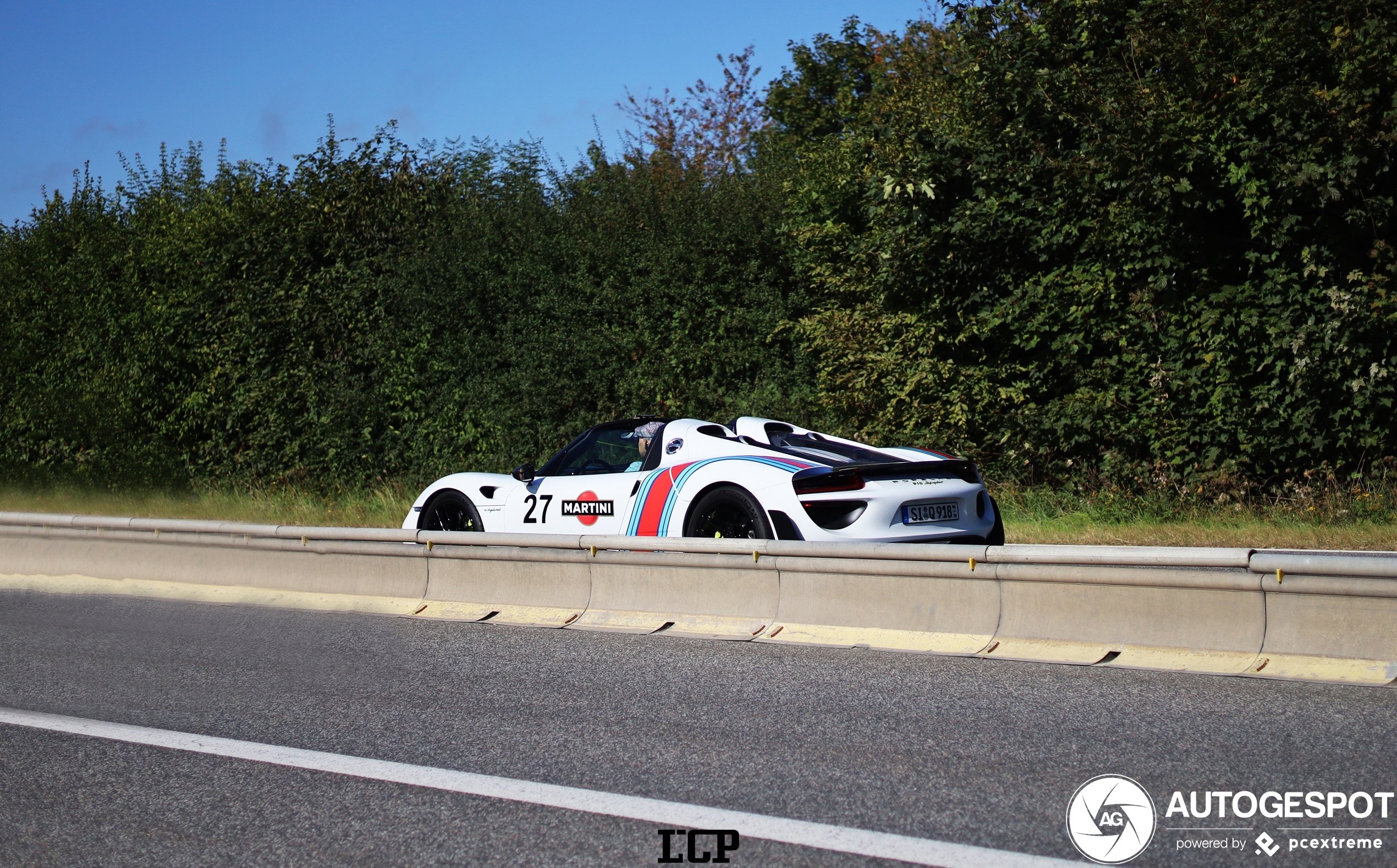 Porsche 918 Spyder Weissach Package