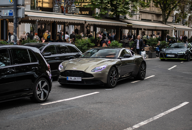 Aston Martin DB11