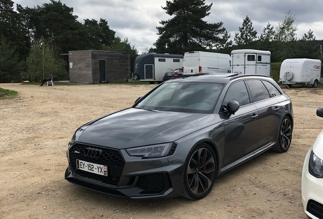 Audi RS4 Avant B9