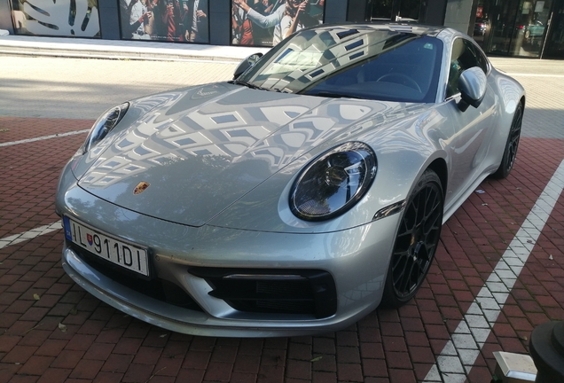 Porsche 992 Carrera 4S