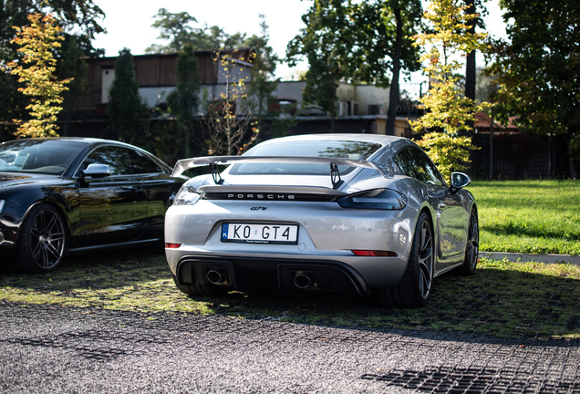 Porsche 718 Cayman GT4