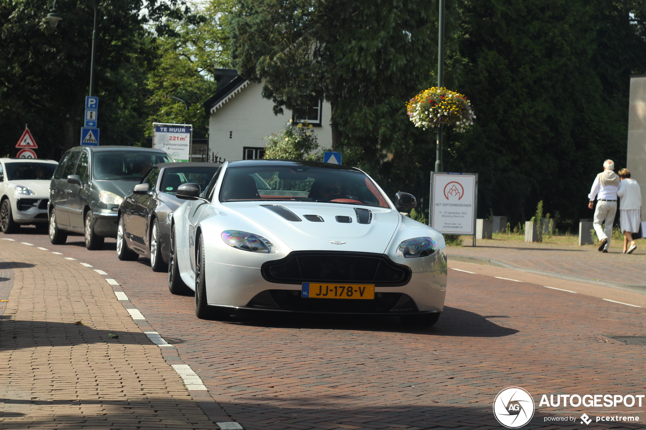 Aston Martin V12 Vantage S