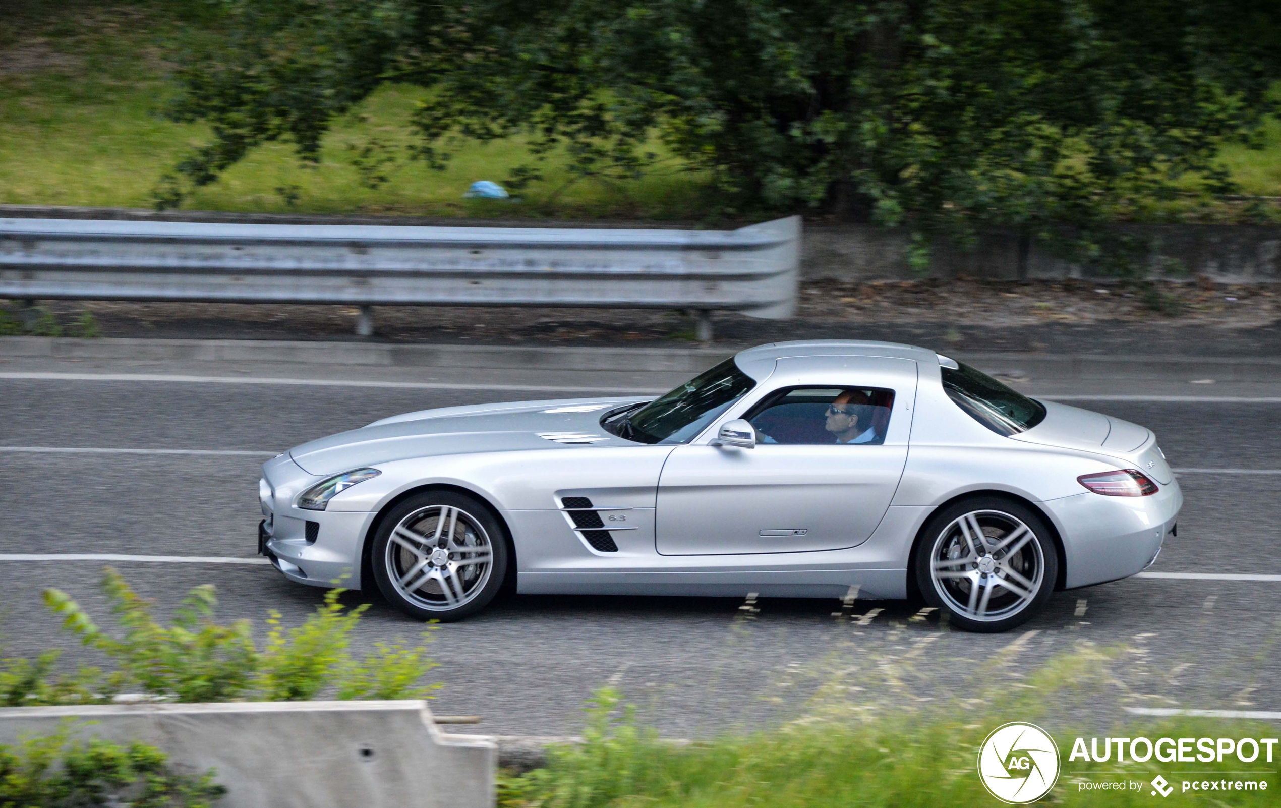 Mercedes-Benz SLS AMG