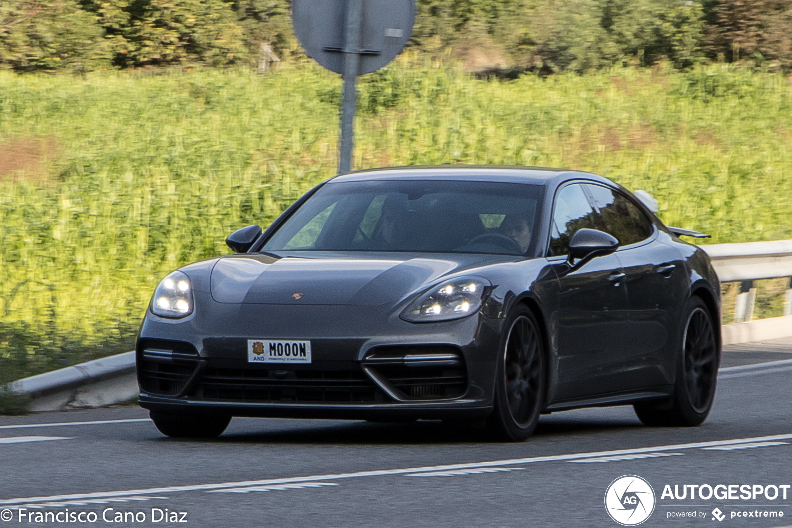 Porsche 971 Panamera Turbo