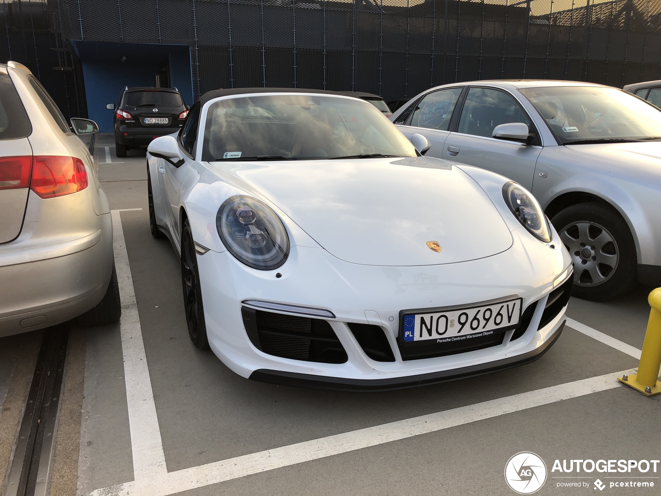 Porsche 991 Carrera 4 GTS Cabriolet MkII