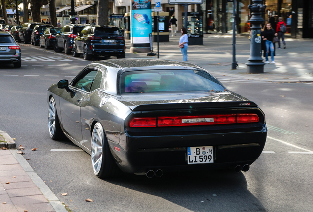 Dodge Challenger SRT-8