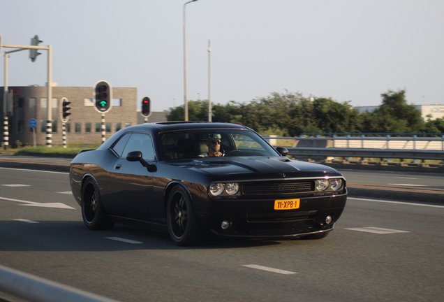 Dodge Challenger SRT-8