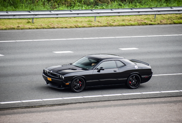 Dodge Challenger SRT-8