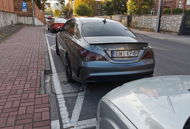 Mercedes-Benz CLA 45 AMG C117