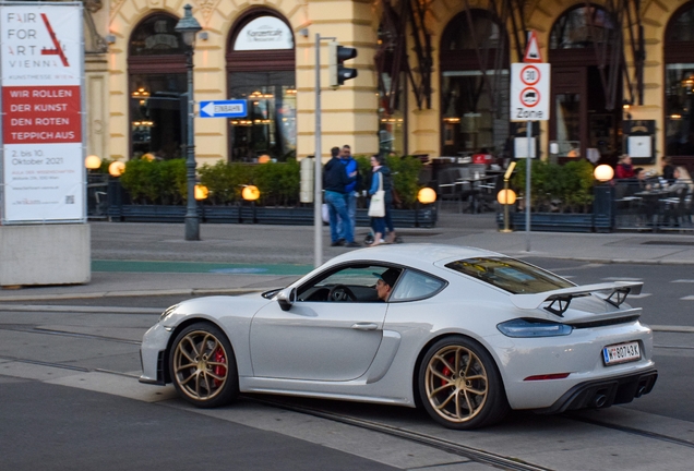 Porsche 718 Cayman GT4