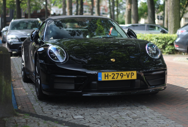 Porsche 992 Carrera 4S Cabriolet