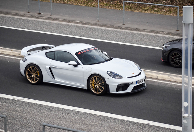 Porsche 718 Cayman GT4