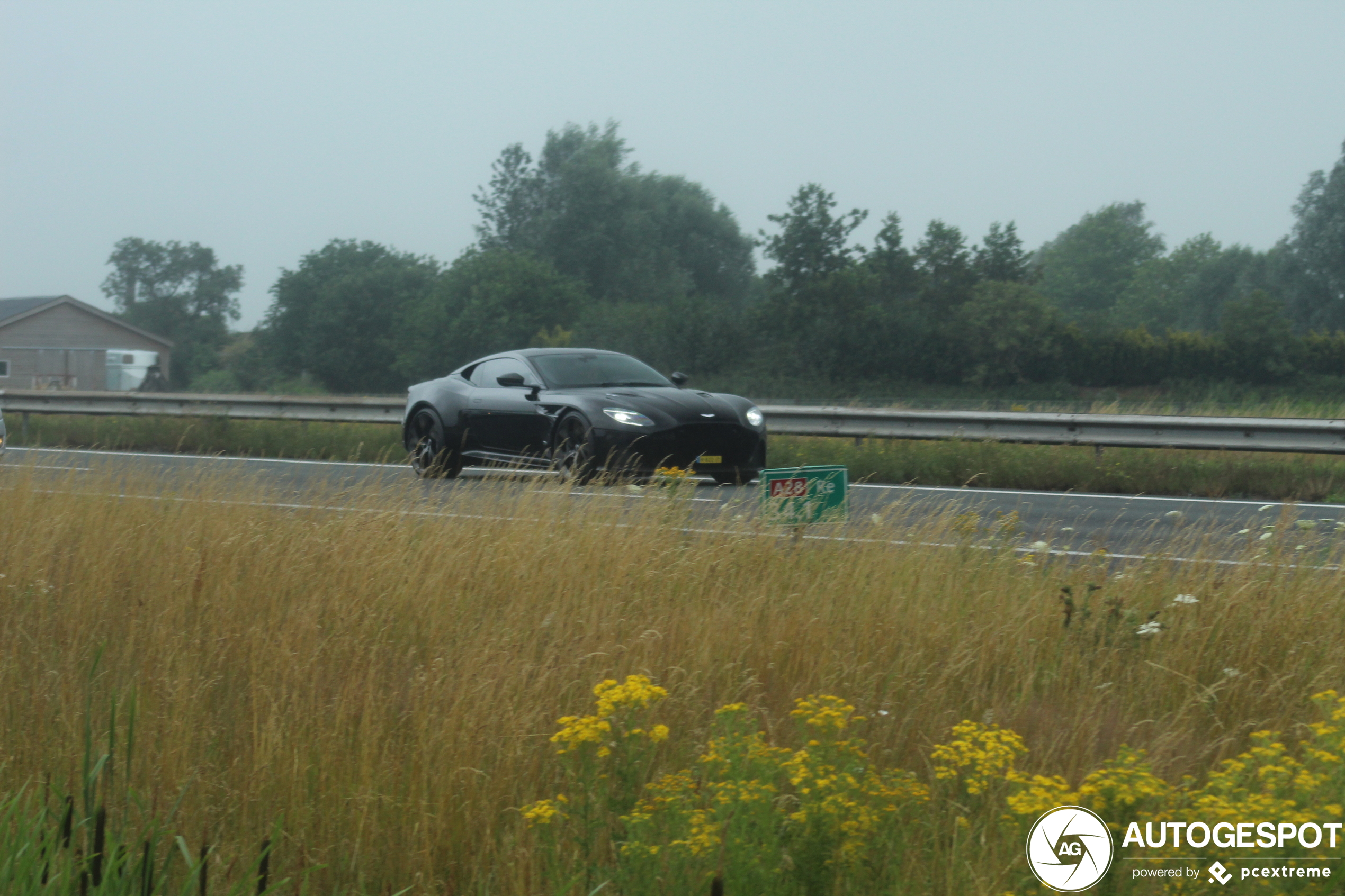 Aston Martin DBS Superleggera