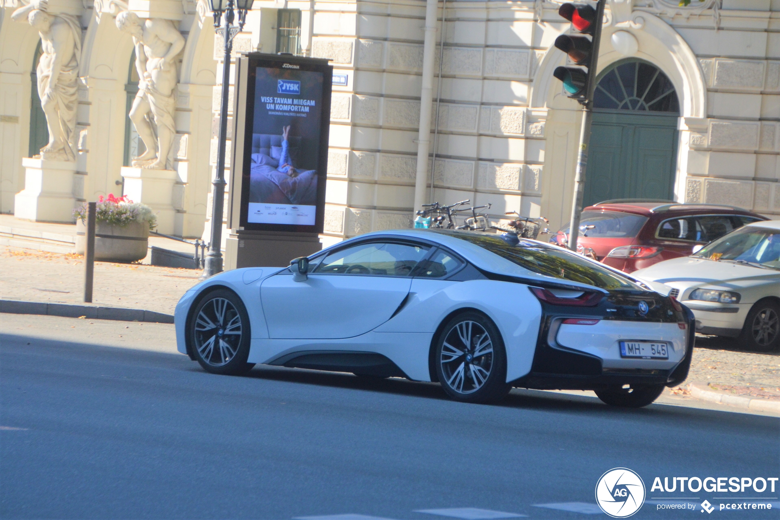 BMW i8