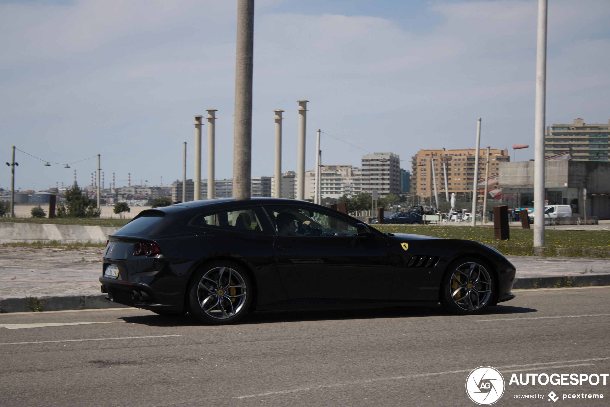 Ferrari GTC4Lusso T