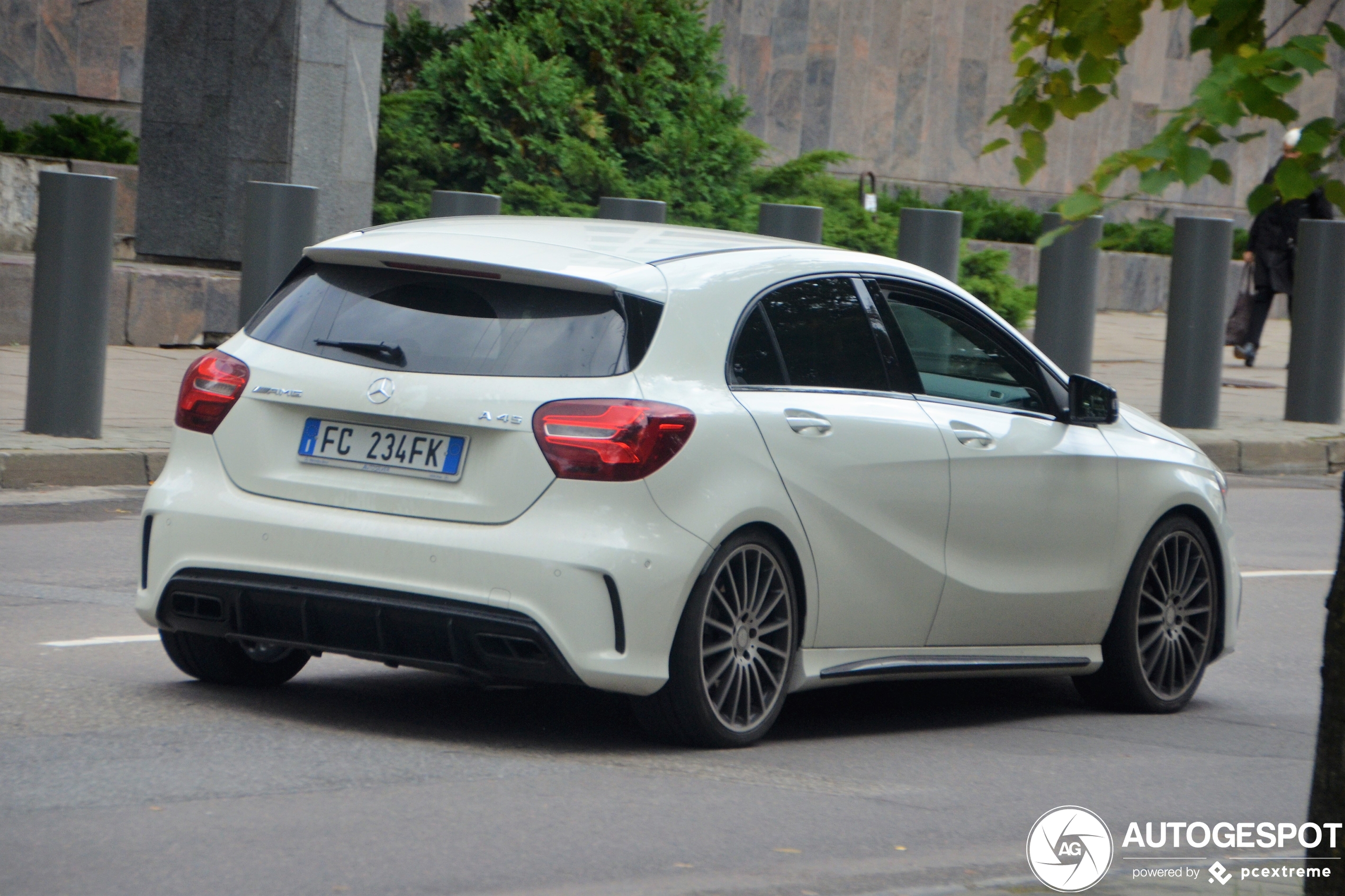 Mercedes-AMG A 45 W176 2015