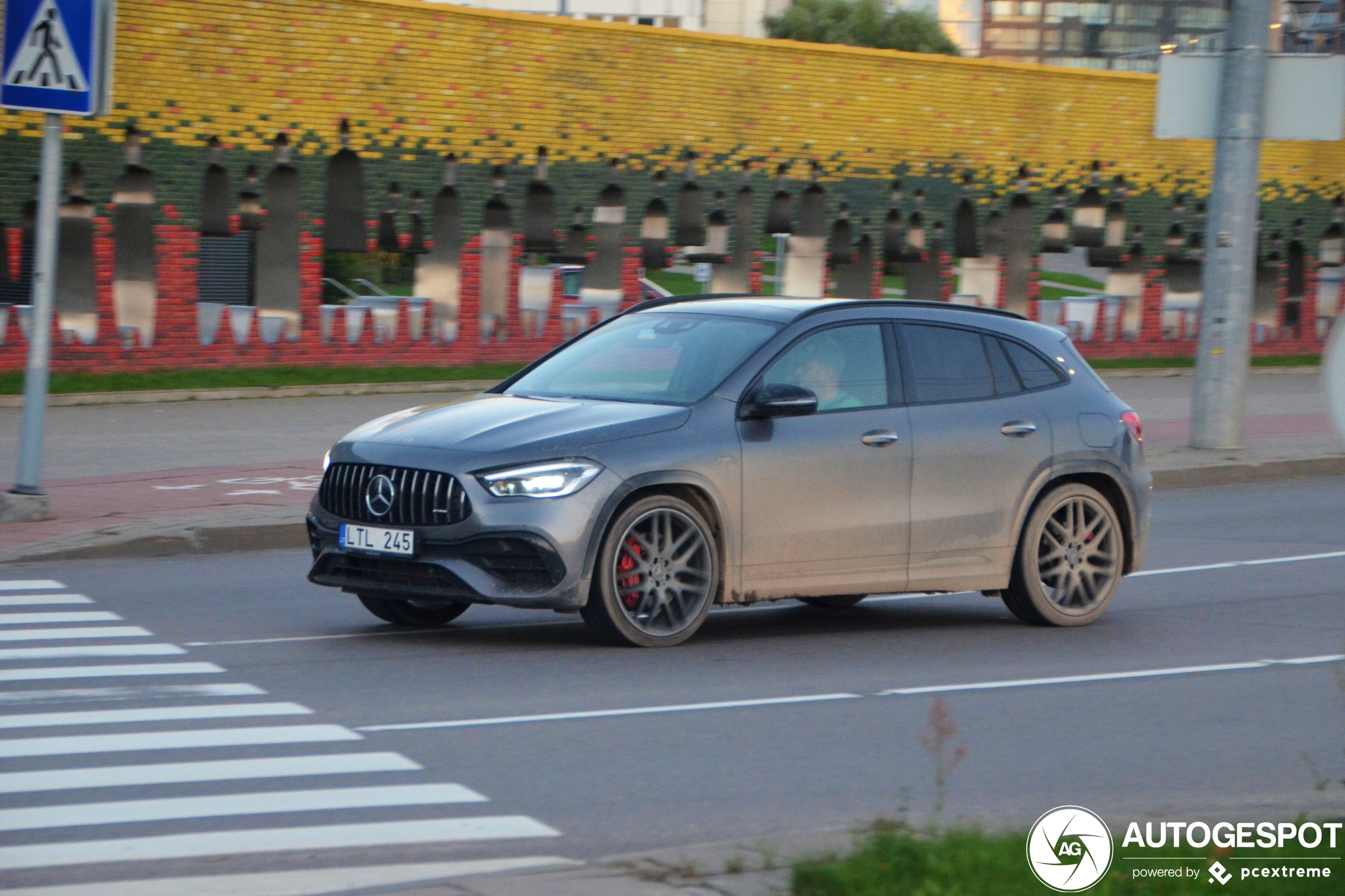 Mercedes-AMG GLA 45 S 4MATIC+ H247