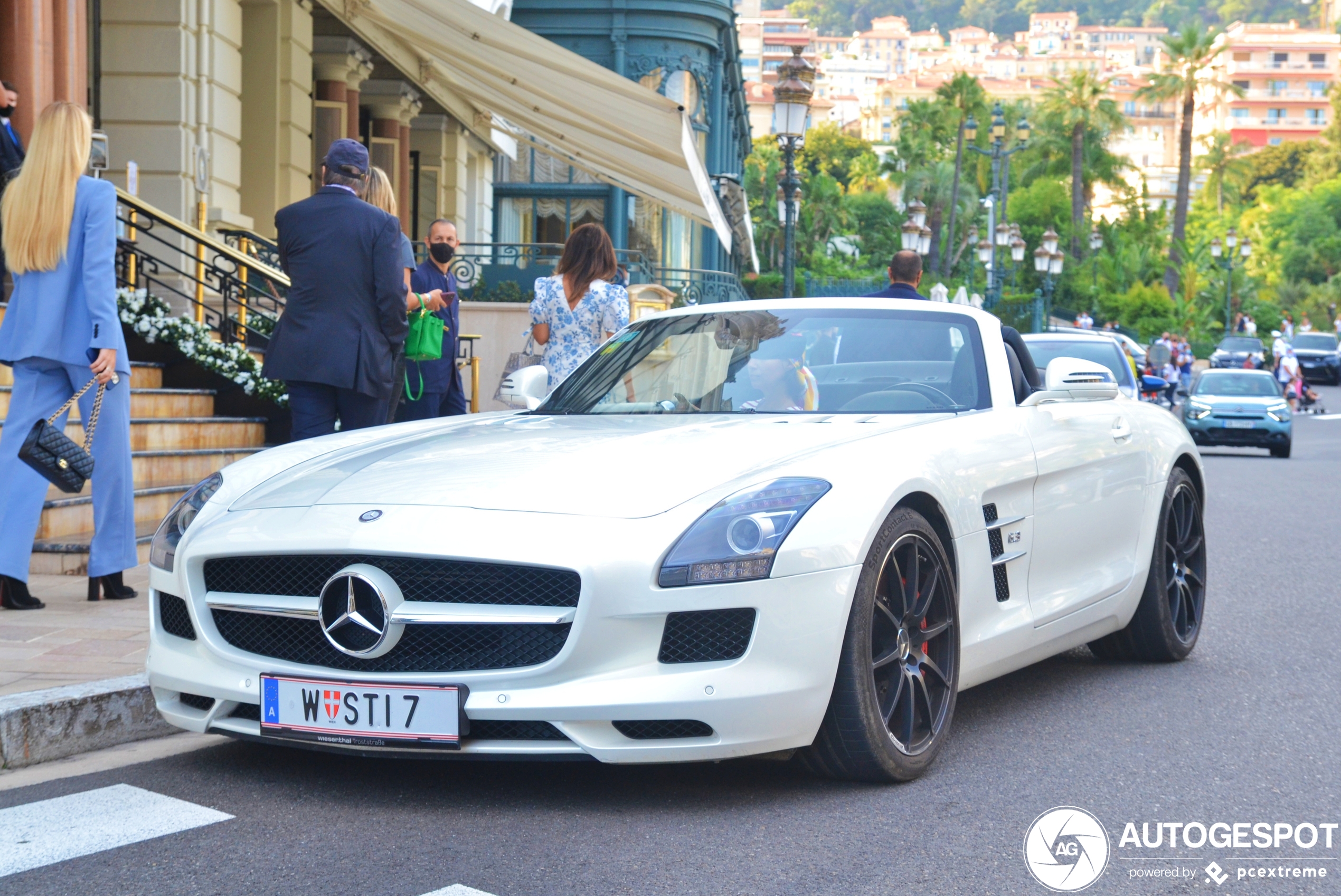 Mercedes-Benz SLS AMG Roadster