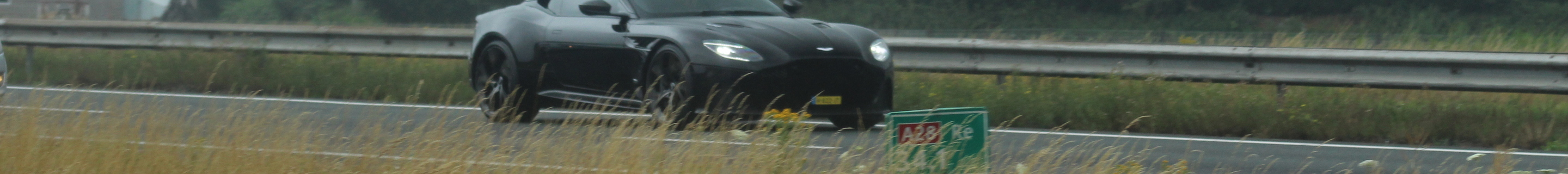 Aston Martin DBS Superleggera