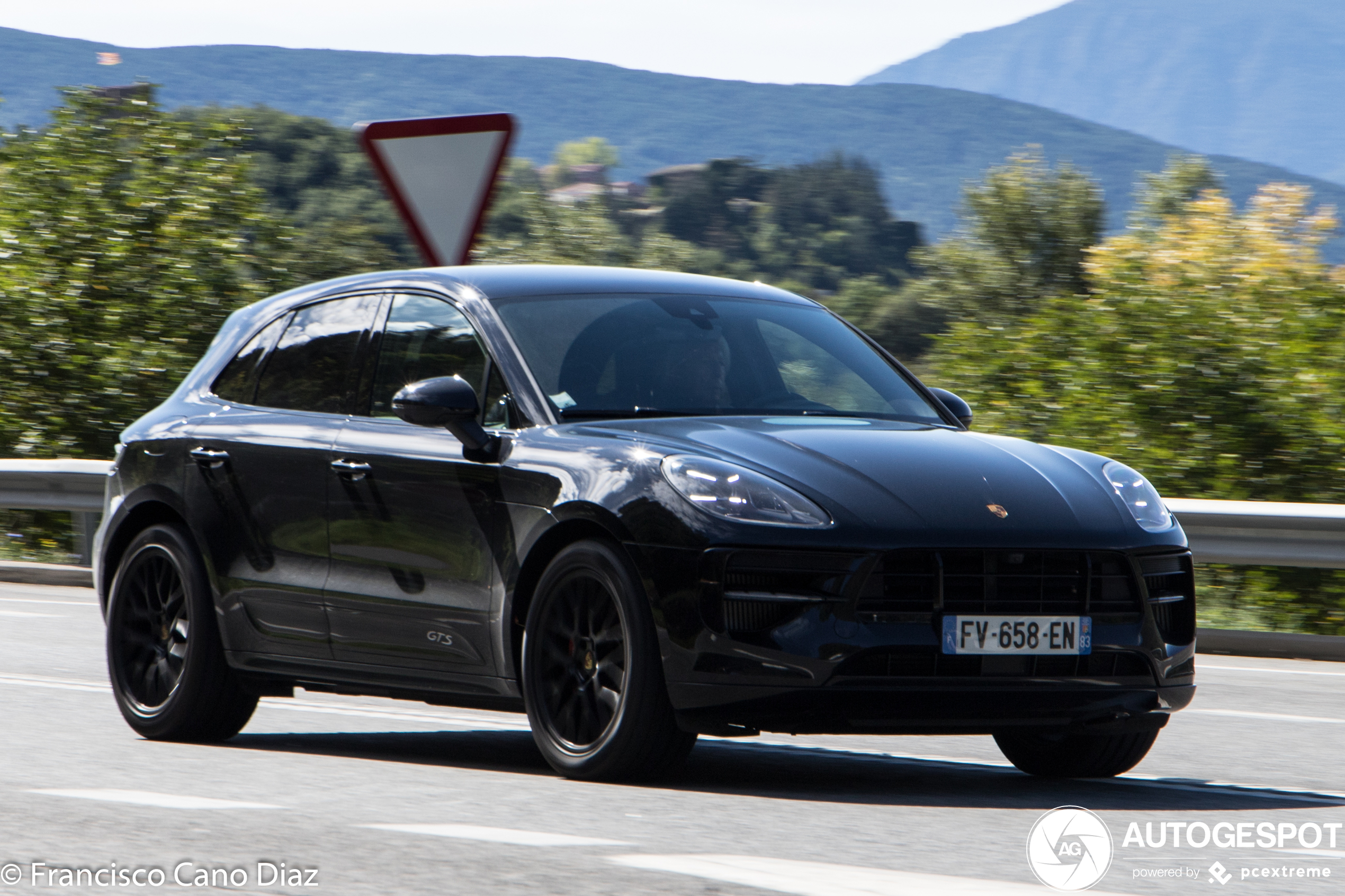 Porsche 95B Macan GTS MkII