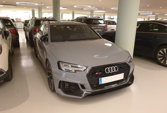 Audi RS4 Avant B9