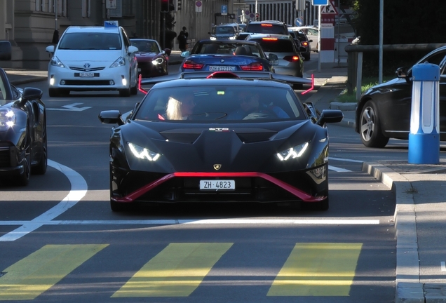 Lamborghini Huracán LP640-2 STO