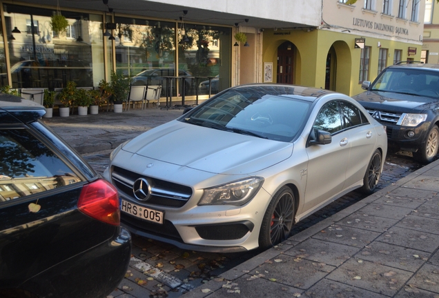 Mercedes-Benz CLA 45 AMG C117