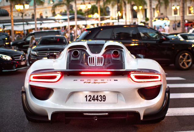 Porsche 918 Spyder Weissach Package