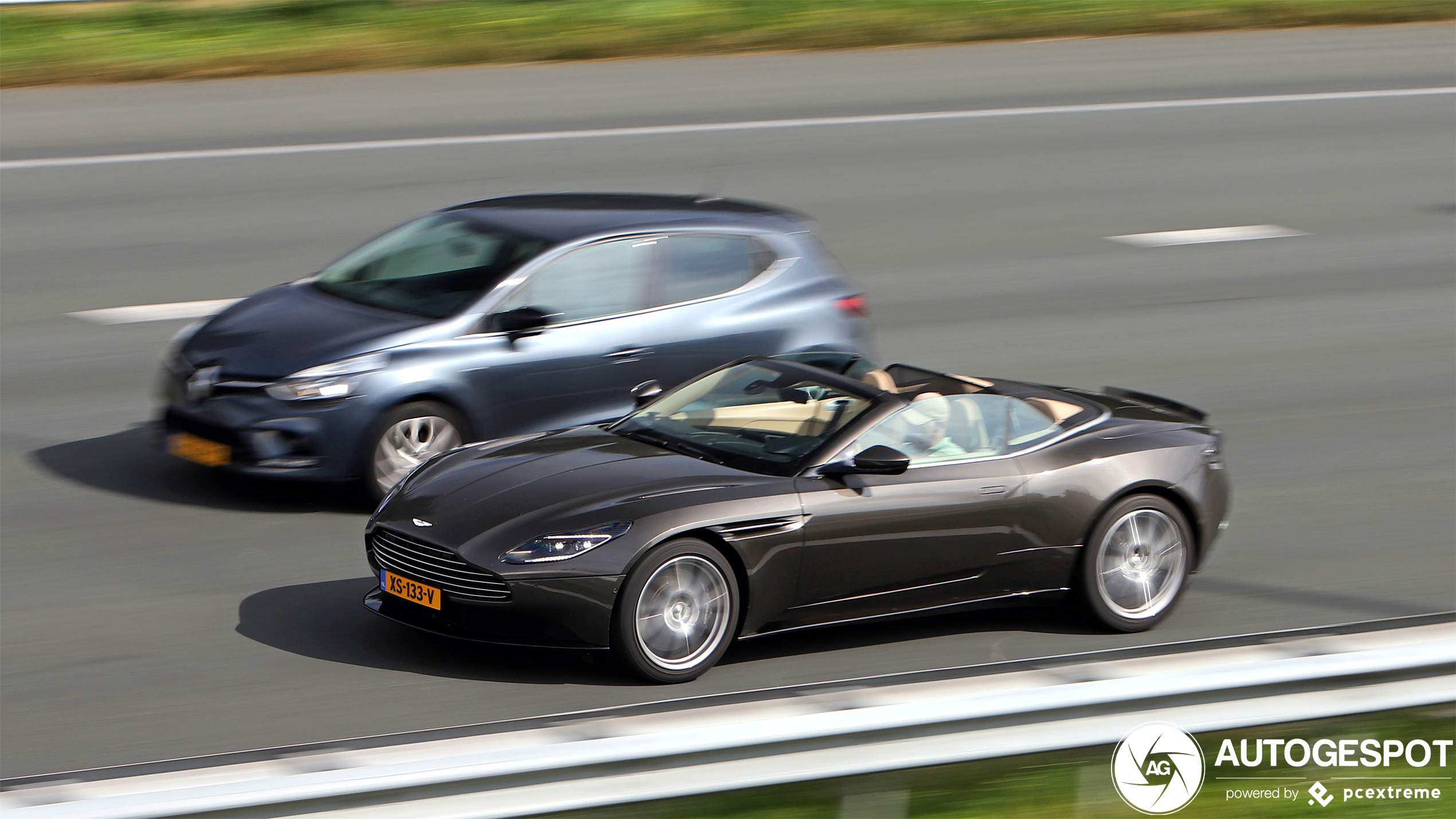 Aston Martin DB11 V8 Volante