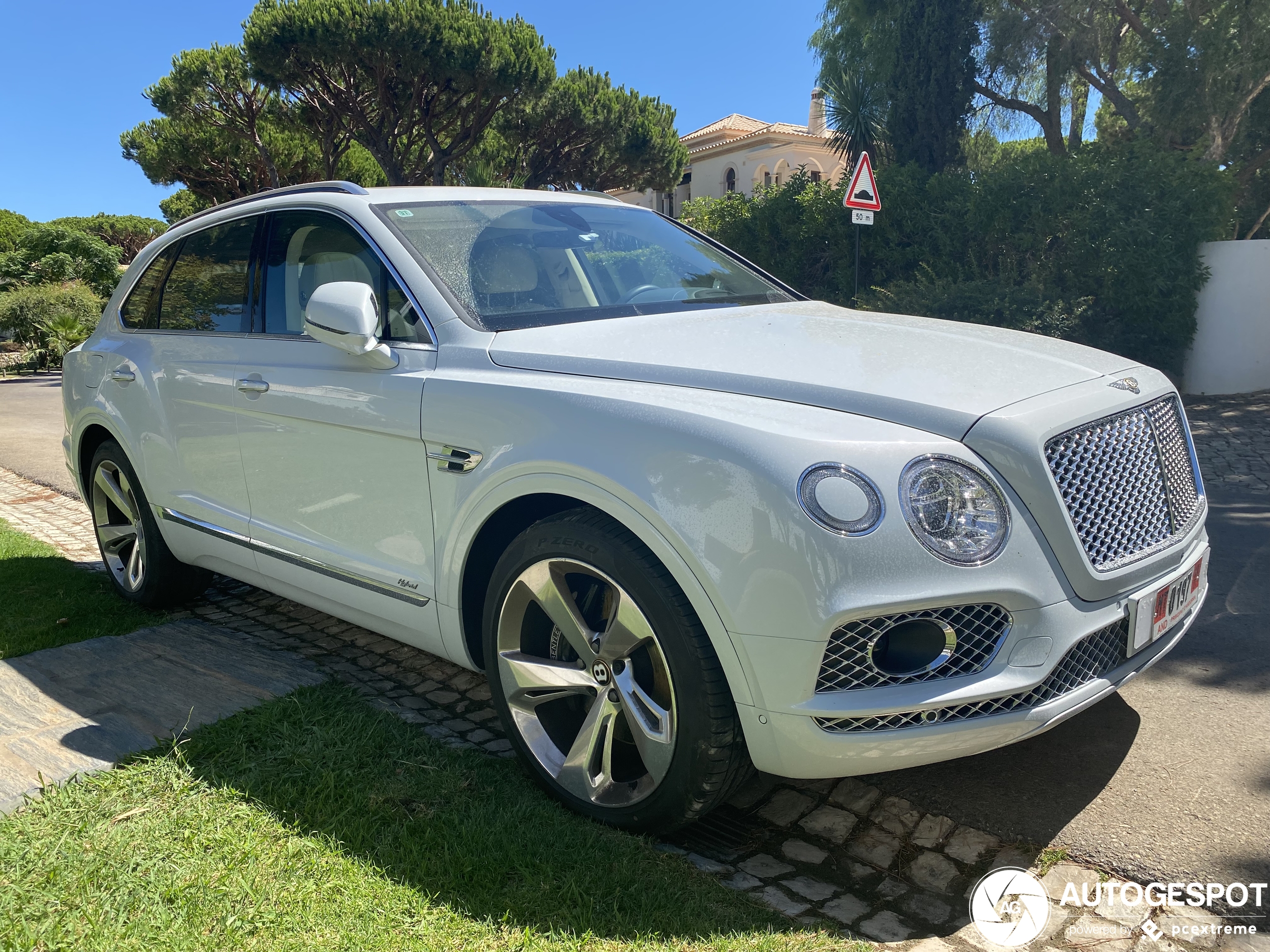 Bentley Bentayga Hybrid