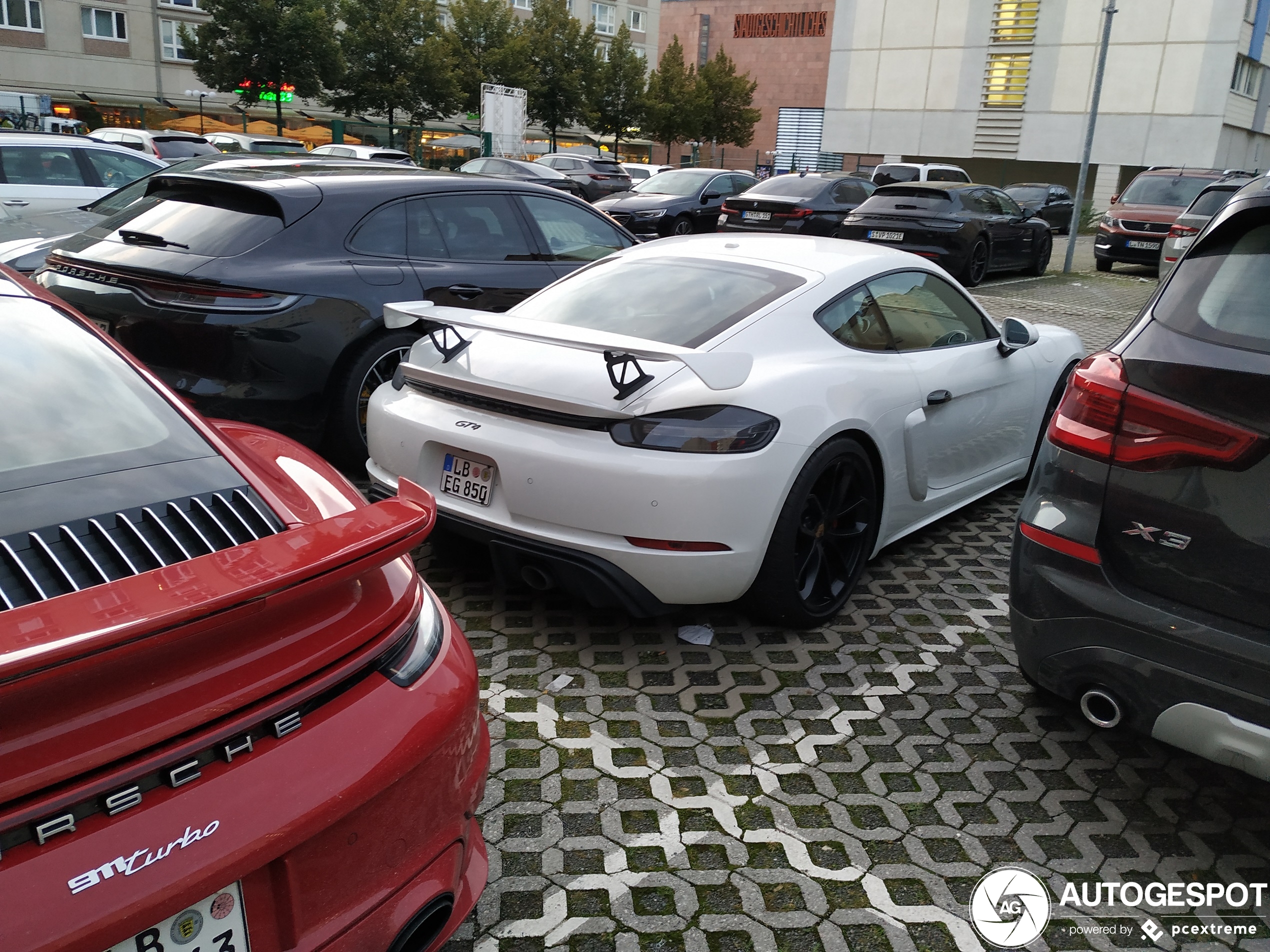 Porsche 718 Cayman GT4