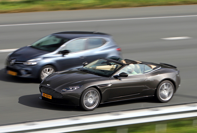 Aston Martin DB11 V8 Volante