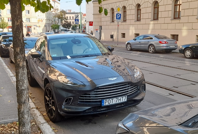 Aston Martin DBX