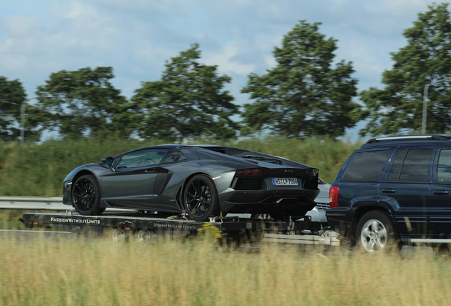 Lamborghini Aventador LP700-4 Roadster